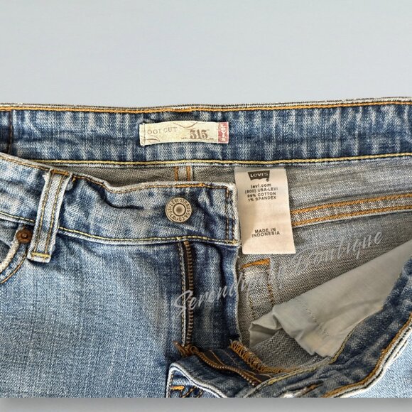 Levis 515 Loose Fit Wedgie Boot Cut Faded Distressed Light Wash Blue Jeans Sz 6 - Picture 13 of 15